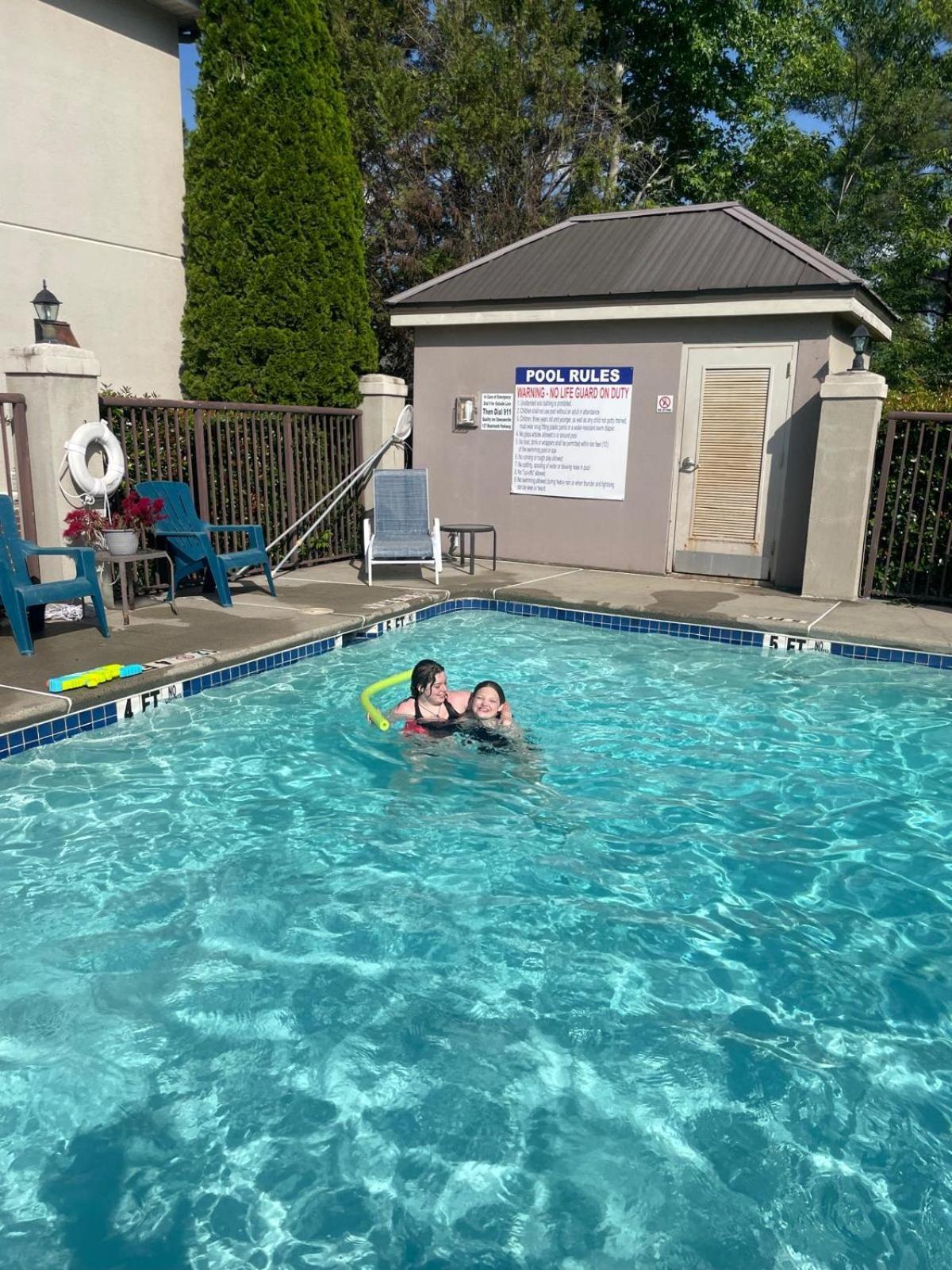 Quality Inn & Suites Dawsonville Eksteriør billede