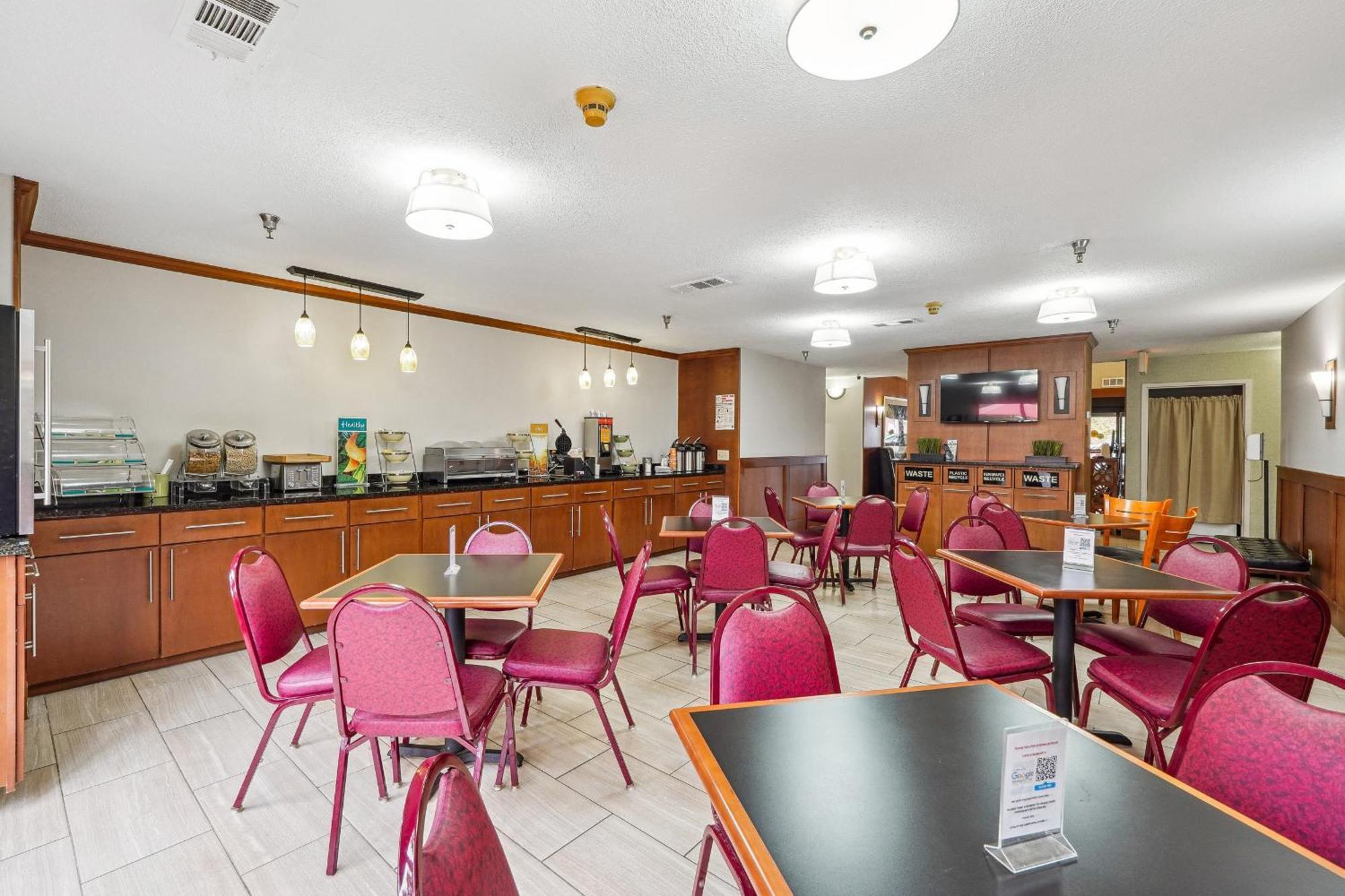 Quality Inn & Suites Dawsonville Eksteriør billede
