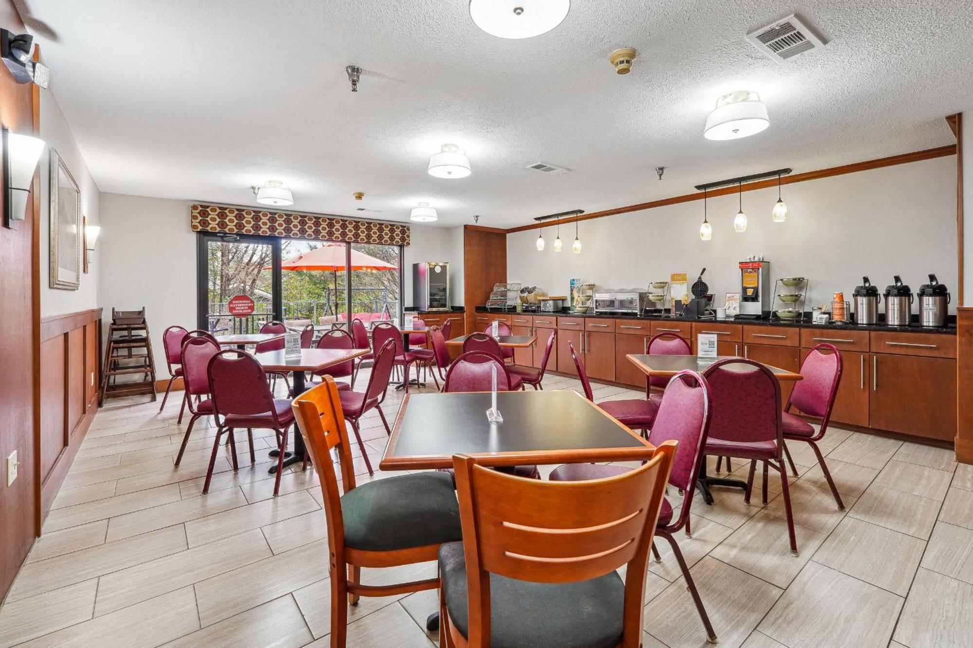 Quality Inn & Suites Dawsonville Eksteriør billede