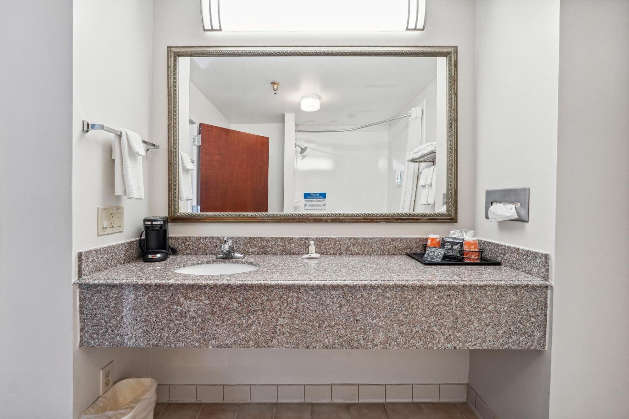 Quality Inn & Suites Dawsonville Eksteriør billede