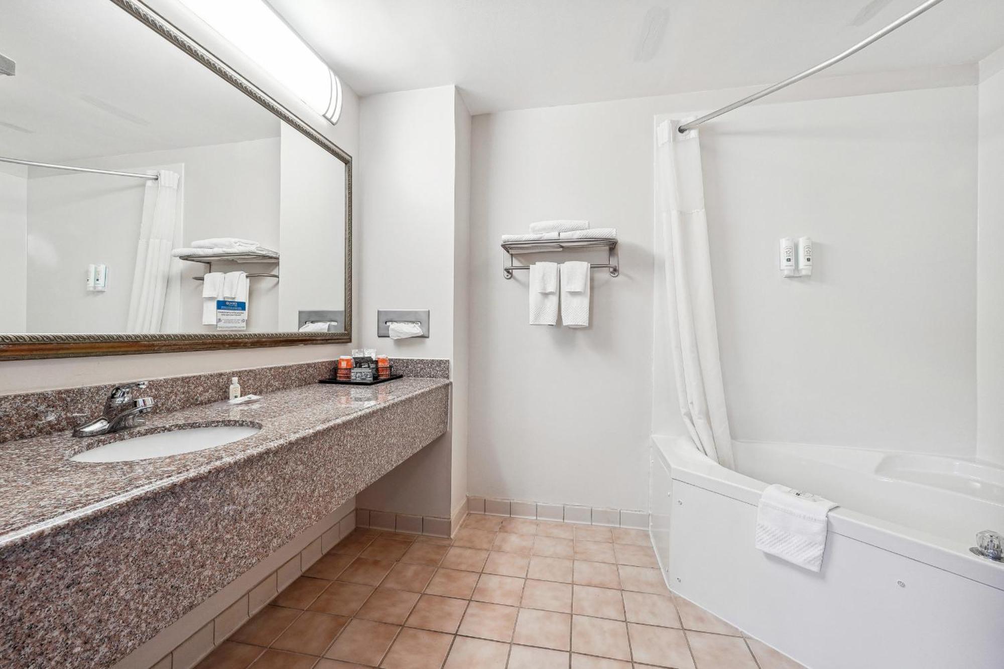 Quality Inn & Suites Dawsonville Eksteriør billede