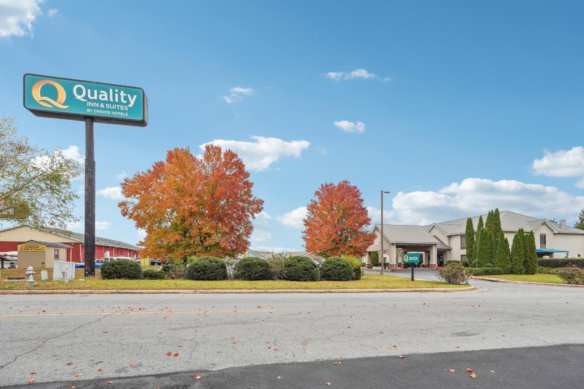 Quality Inn & Suites Dawsonville Eksteriør billede
