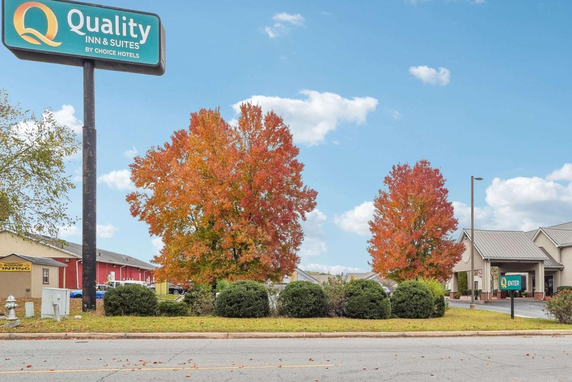 Quality Inn & Suites Dawsonville Eksteriør billede