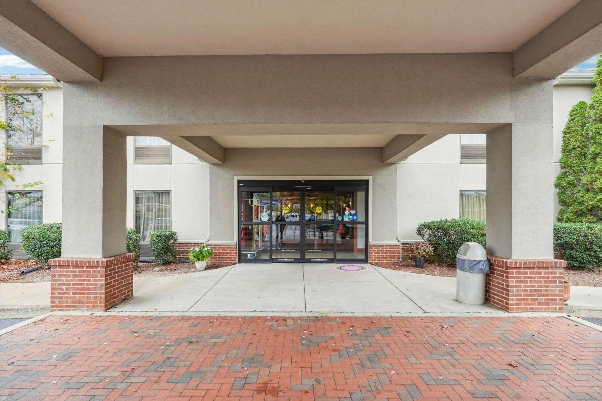 Quality Inn & Suites Dawsonville Eksteriør billede