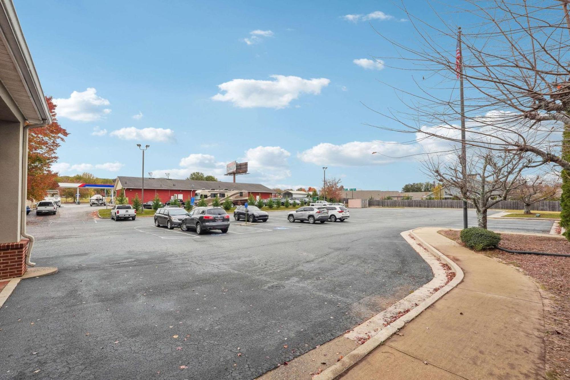 Quality Inn & Suites Dawsonville Eksteriør billede