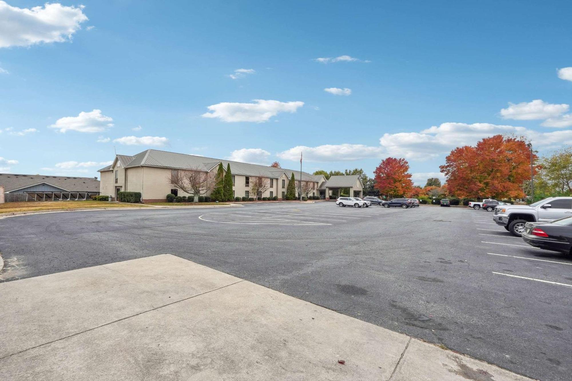 Quality Inn & Suites Dawsonville Eksteriør billede