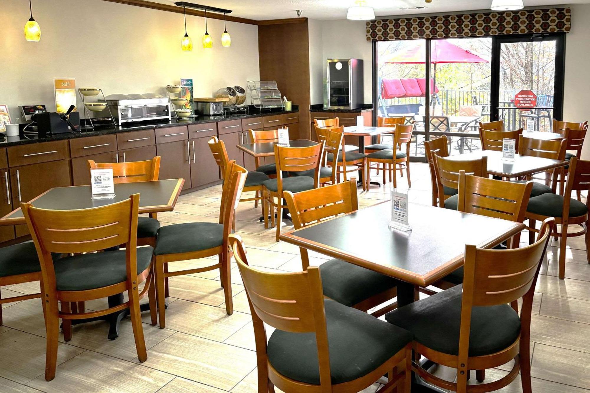 Quality Inn & Suites Dawsonville Eksteriør billede