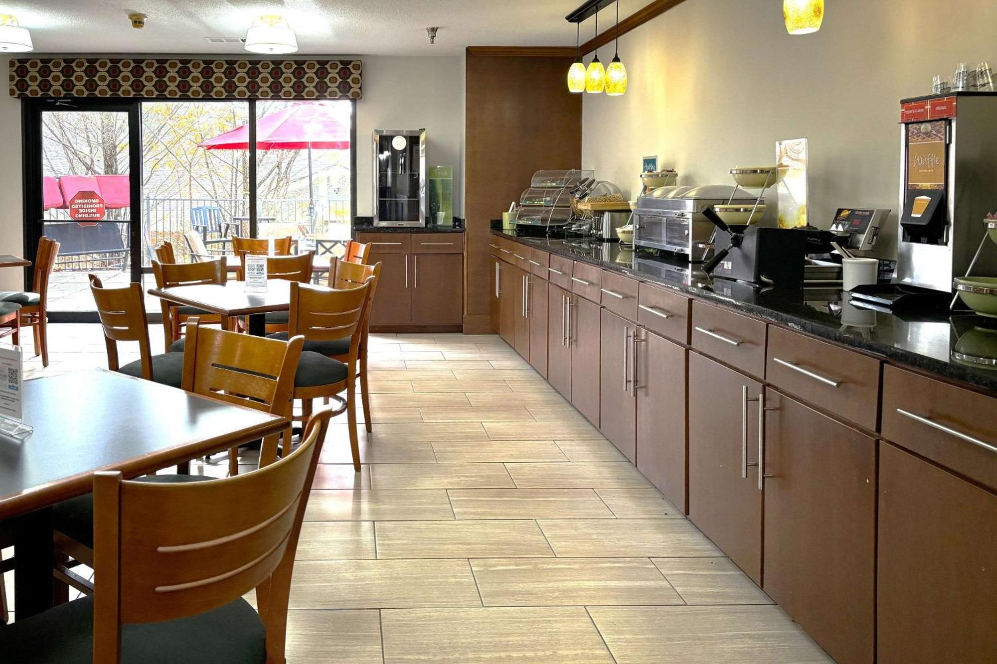 Quality Inn & Suites Dawsonville Eksteriør billede